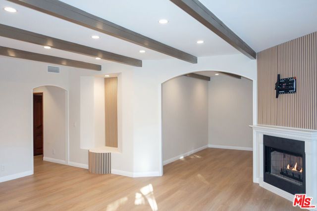 14538 Benefit Street 204, Sherman Oaks, CA 91403