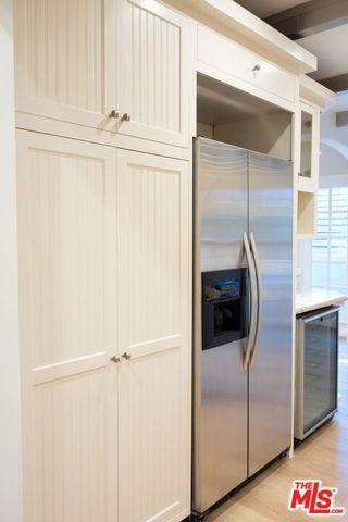 14538 Benefit Street 204, Sherman Oaks, CA 91403