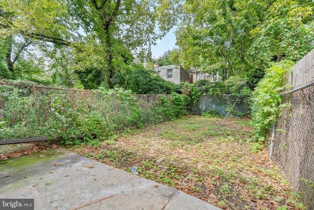 35 E COLLOM ST, Philadelphia, PA 19144