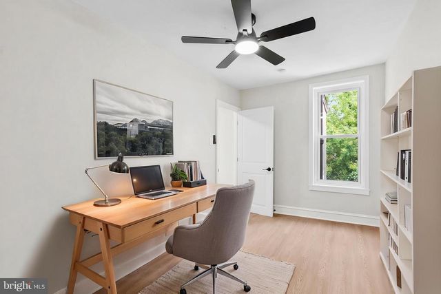 35 E COLLOM ST, Philadelphia, PA 19144