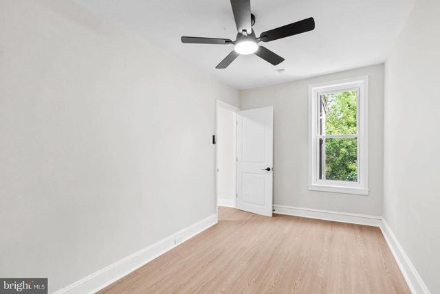 35 E COLLOM ST, Philadelphia, PA 19144