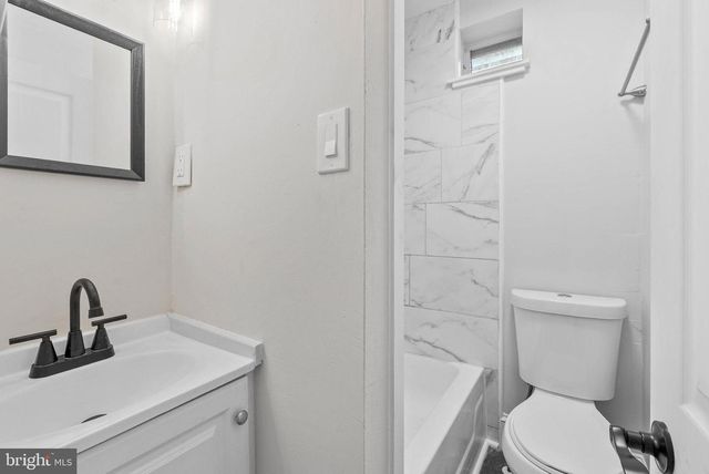 35 E COLLOM ST, Philadelphia, PA 19144