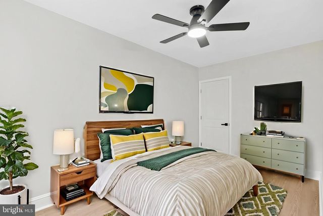 35 E COLLOM ST, Philadelphia, PA 19144