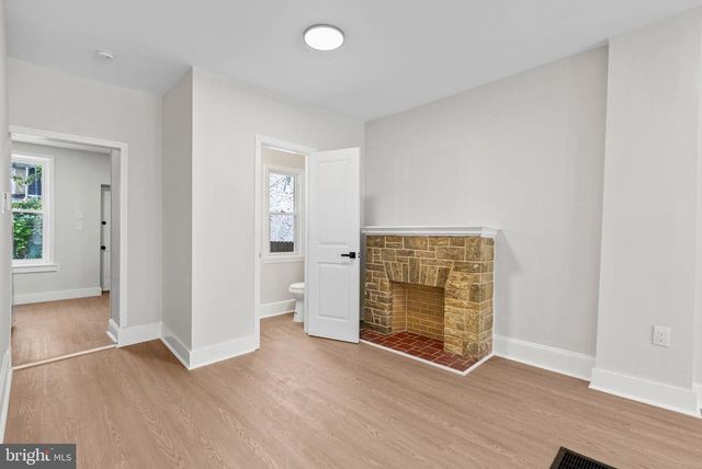 35 E COLLOM ST, Philadelphia, PA 19144