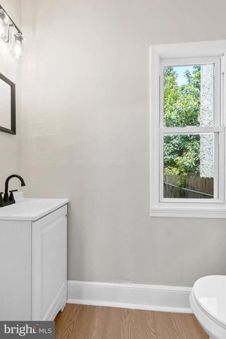 35 E COLLOM ST, Philadelphia, PA 19144