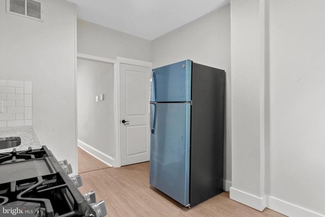 35 E COLLOM ST, Philadelphia, PA 19144