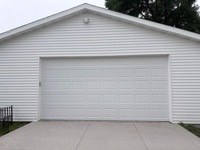 1325 8th Avenue N, Moorhead, MN 56560