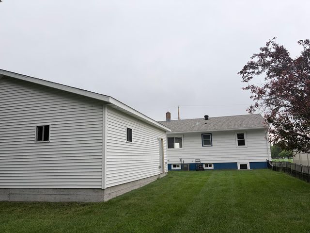 1325 8th Avenue N, Moorhead, MN 56560