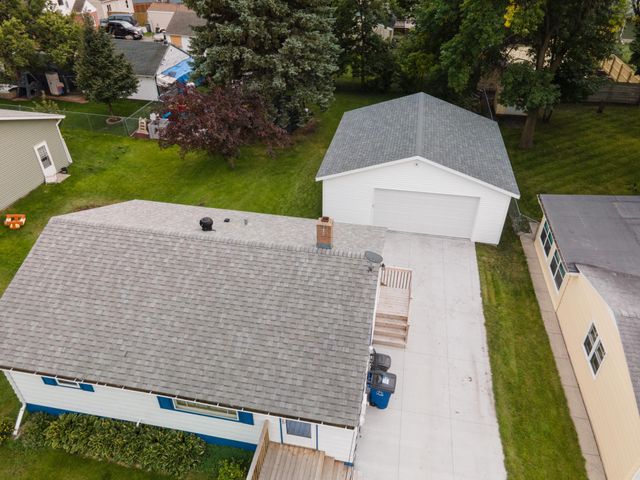 1325 8th Avenue N, Moorhead, MN 56560