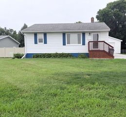 1325 8th Avenue N, Moorhead, MN 56560