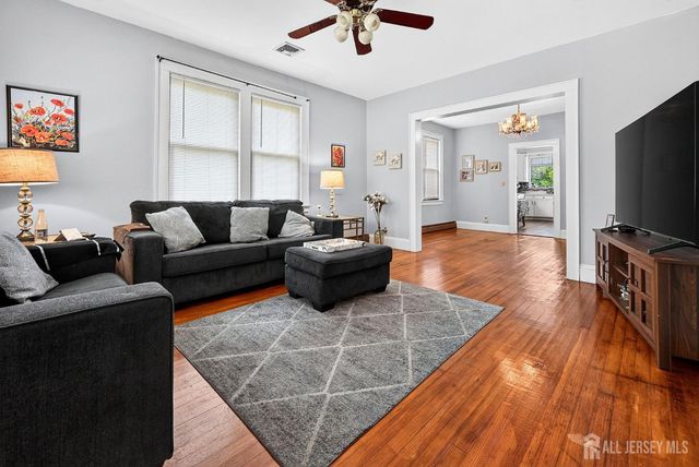 886 Main Street, Fords, NJ 08863