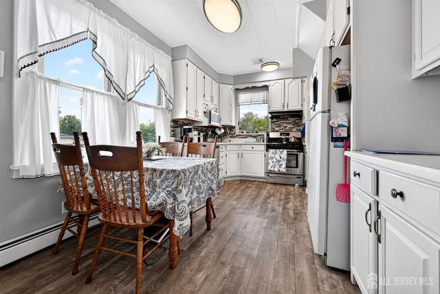 886 Main Street, Fords, NJ 08863