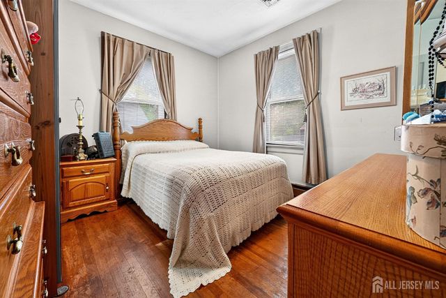 886 Main Street, Fords, NJ 08863