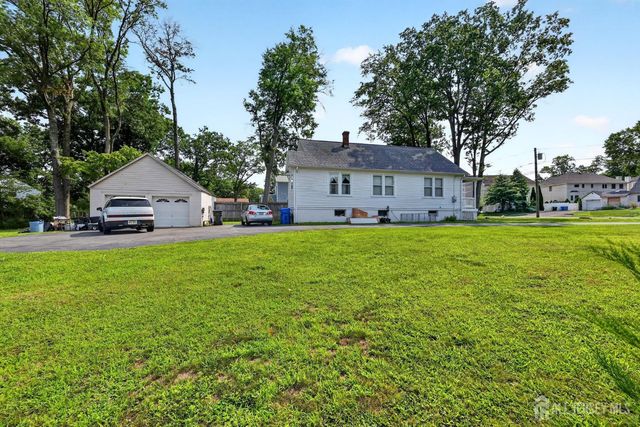 886 Main Street, Fords, NJ 08863