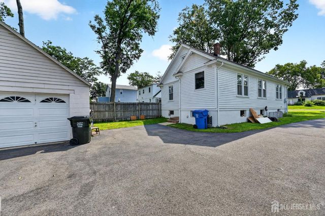 886 Main Street, Fords, NJ 08863