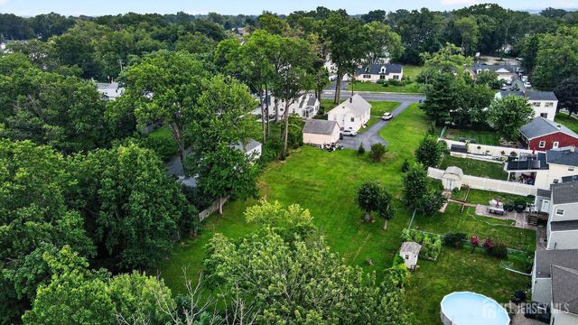 886 Main Street, Fords, NJ 08863