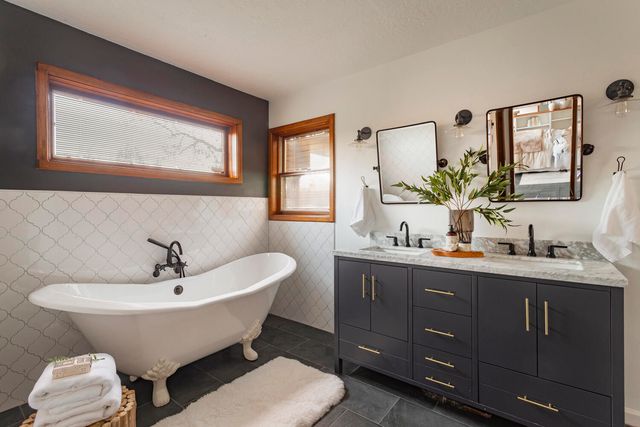 1409 Camino Ecuestre NW, Albuquerque, NM 87107