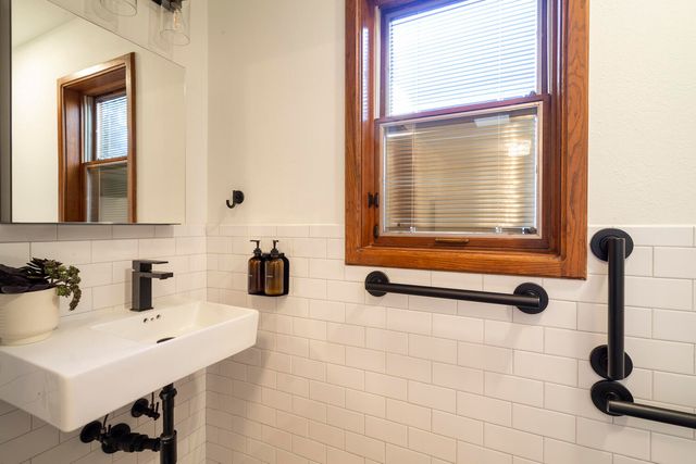 1409 Camino Ecuestre NW, Albuquerque, NM 87107