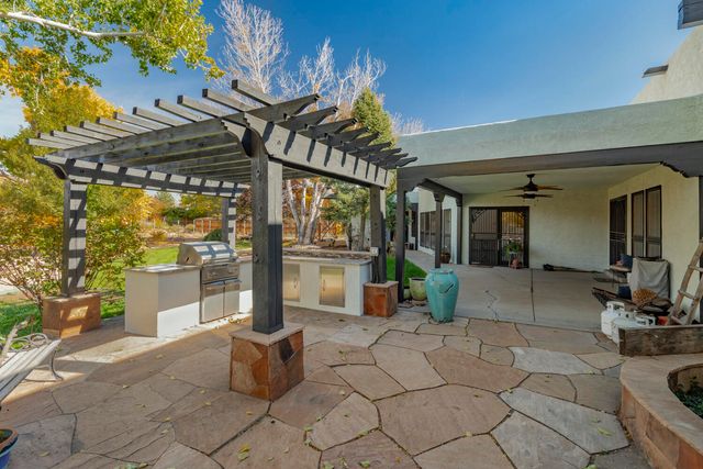 1409 Camino Ecuestre NW, Albuquerque, NM 87107