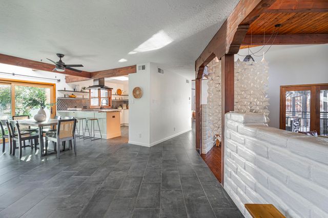 1409 Camino Ecuestre NW, Albuquerque, NM 87107