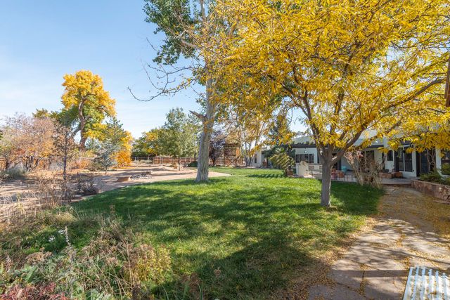 1409 Camino Ecuestre NW, Albuquerque, NM 87107