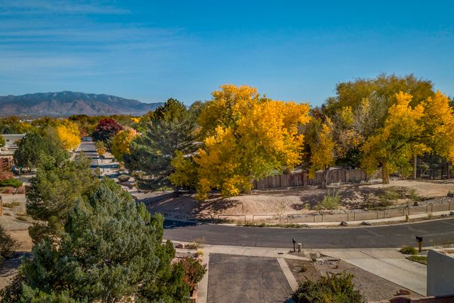 1409 Camino Ecuestre NW, Albuquerque, NM 87107