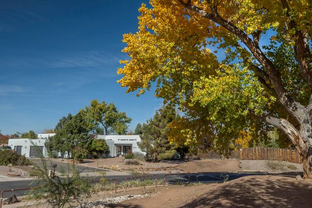 1409 Camino Ecuestre NW, Albuquerque, NM 87107