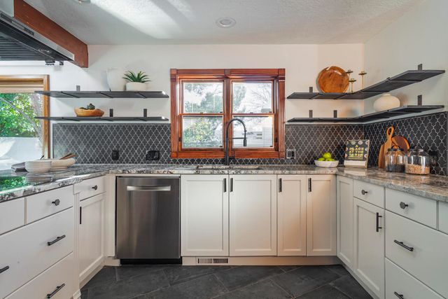 1409 Camino Ecuestre NW, Albuquerque, NM 87107