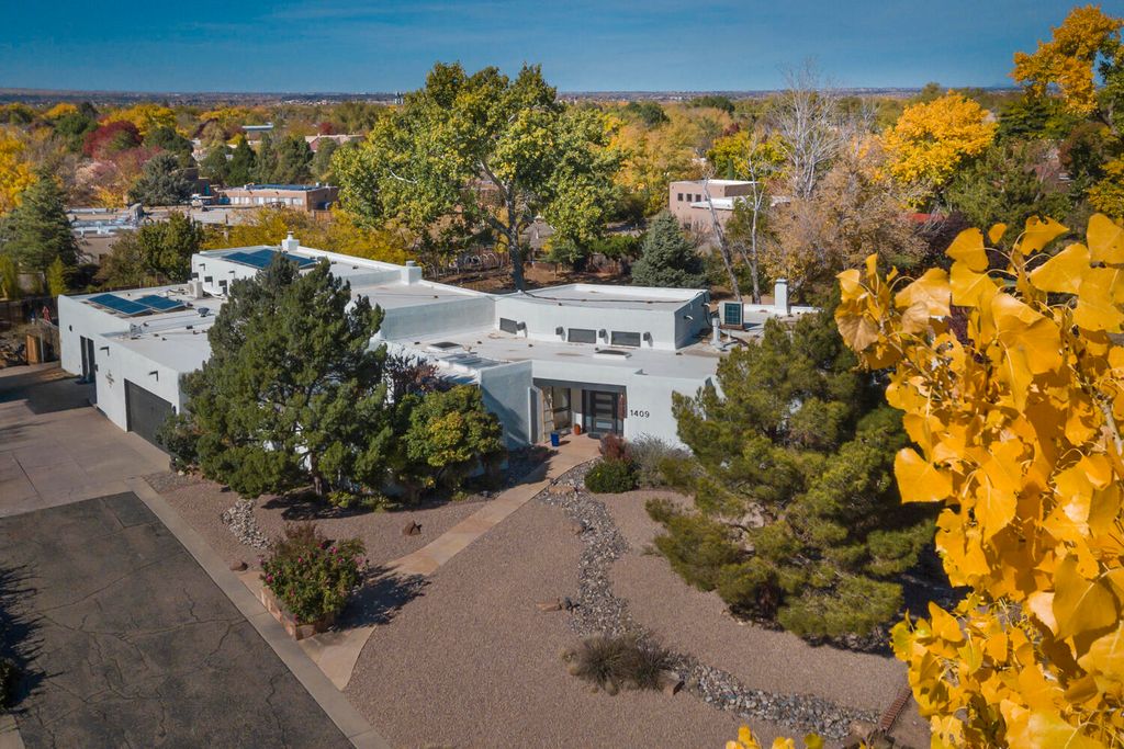 1409 Camino Ecuestre NW, Albuquerque, NM 87107