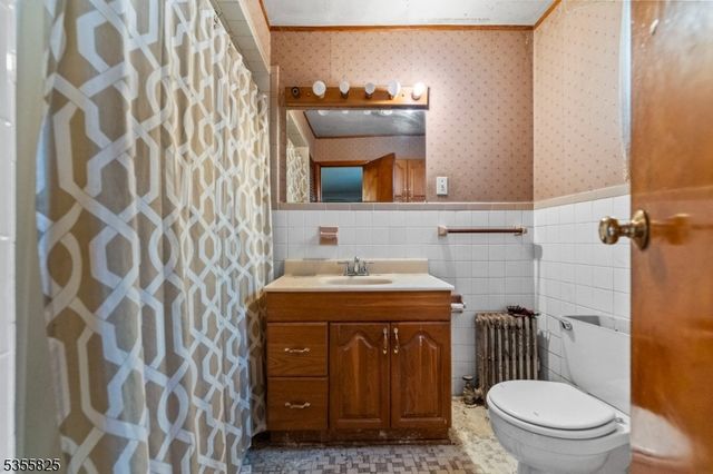 33 Humbert St, Nutley Twp., NJ 07110