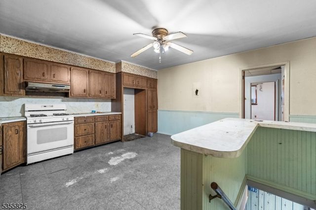 33 Humbert St, Nutley Twp., NJ 07110