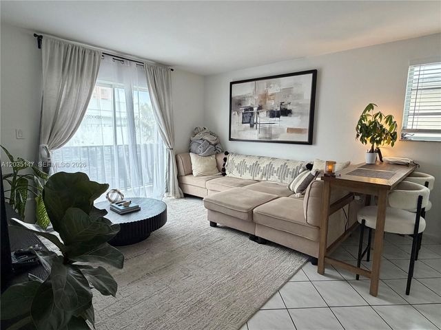 821 Euclid Avenue 304, Miami Beach, FL 33139