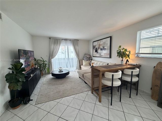 821 Euclid Avenue 304, Miami Beach, FL 33139