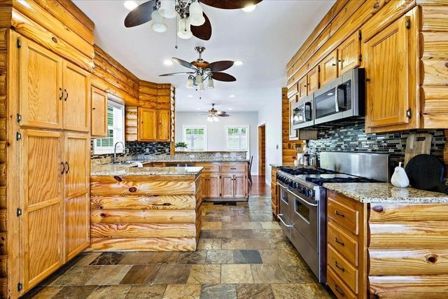 2322 Mowbray Pike, Soddy Daisy, TN 37379