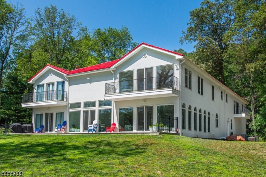 34 W Shore Rd, Mountain Lakes Boro, NJ 07046 — exterior