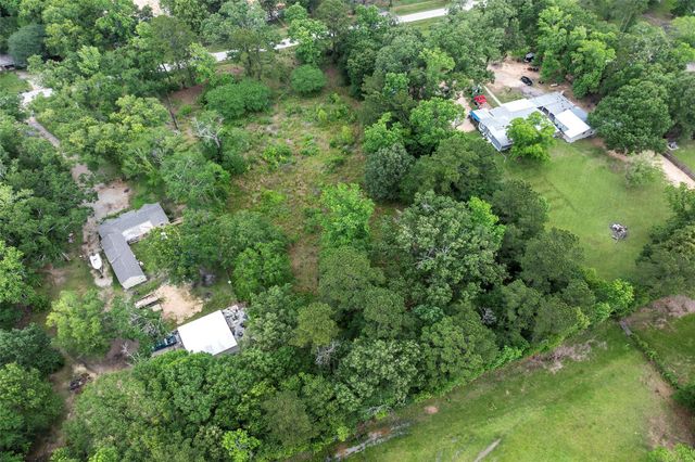 207 Blue Lake Drive, Huffman, TX 77336