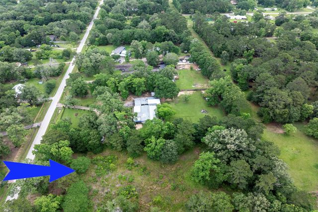 207 Blue Lake Drive, Huffman, TX 77336