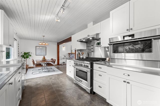 1767 N Bridgeview Drive, Tacoma, WA 98406