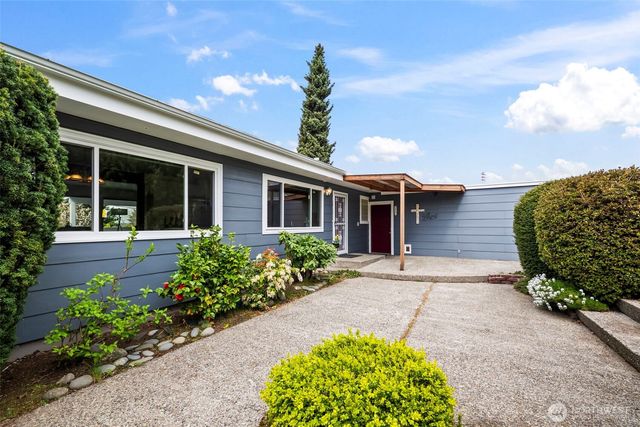 1767 N Bridgeview Drive, Tacoma, WA 98406