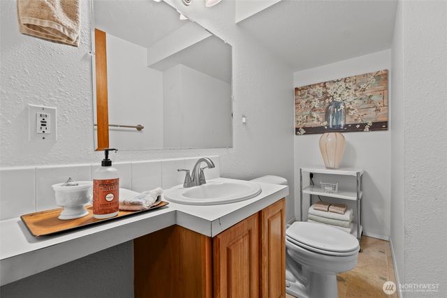 1767 N Bridgeview Drive, Tacoma, WA 98406