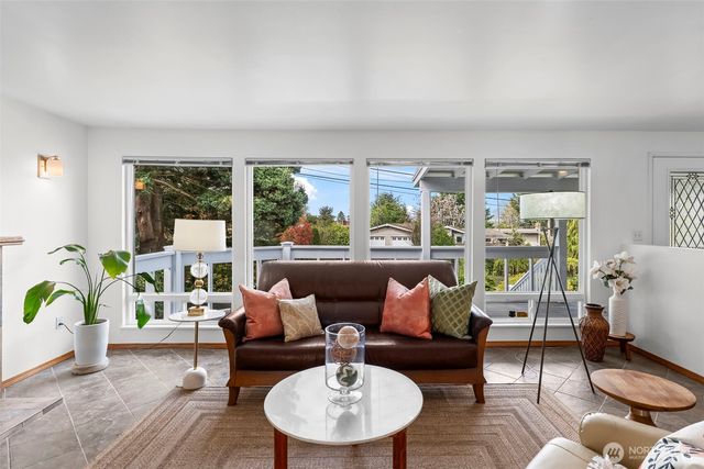 1767 N Bridgeview Drive, Tacoma, WA 98406