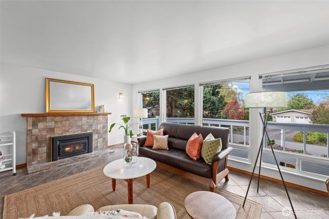 1767 N Bridgeview Drive, Tacoma, WA 98406