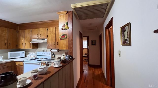 1091 Acorn Road, Nathalie, VA 24577