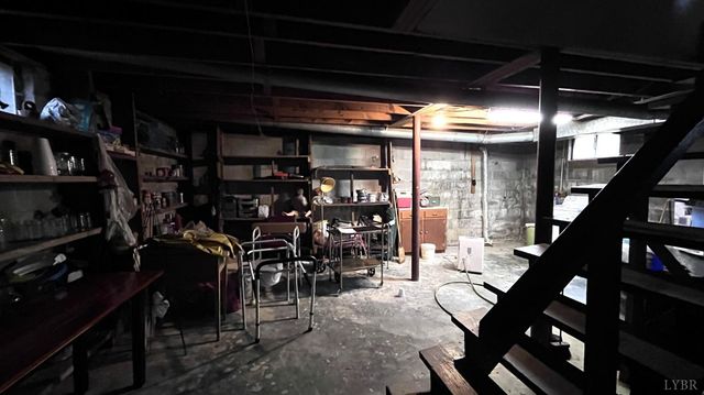 1091 Acorn Road, Nathalie, VA 24577