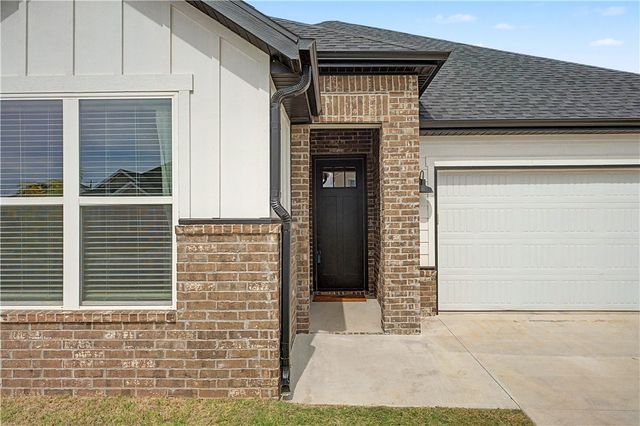 6002 SW Desert Avenue, Bentonville, AR 72713