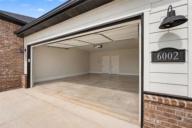 6002 SW Desert Avenue, Bentonville, AR 72713
