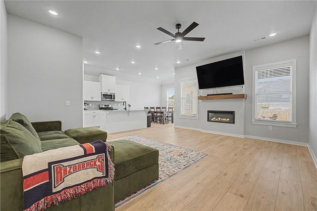 6002 SW Desert Avenue, Bentonville, AR 72713