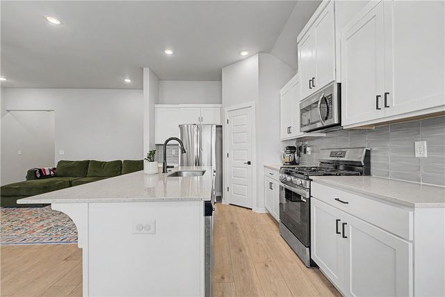 6002 SW Desert Avenue, Bentonville, AR 72713