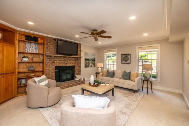 146 LOGTOWN RD, Media, PA 19063
