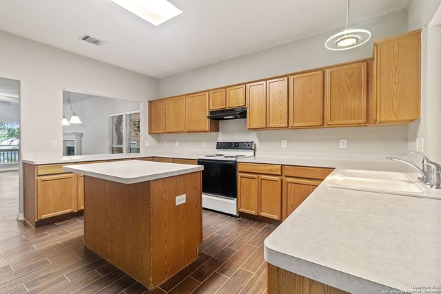 7514 Acorn Bend Drive, San Antonio, TX 78250